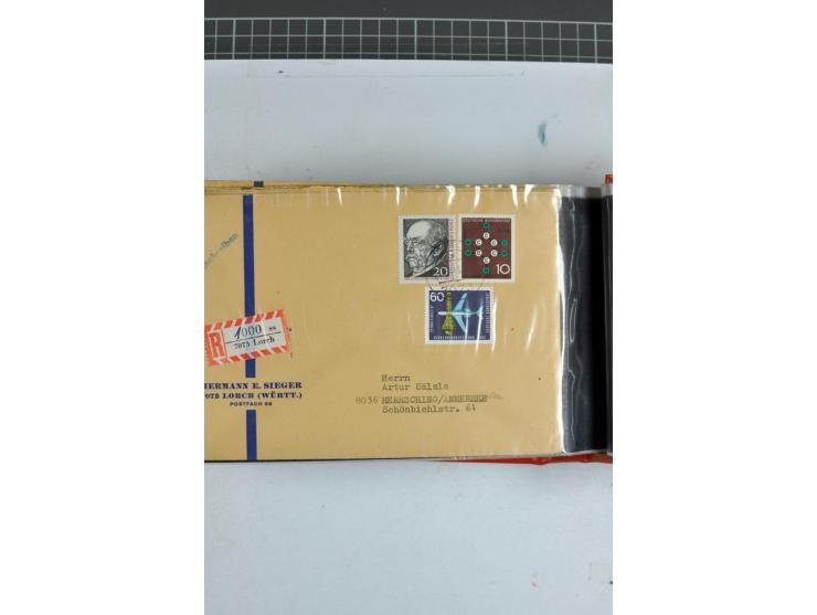 1945/70, vorwiegend postfrische Sammlung mit guten Sammlungen ab SBZ mit u.a. Mi.-Nr. 41 und Block 1x, 2t, 4, 5X/Y postfrisch