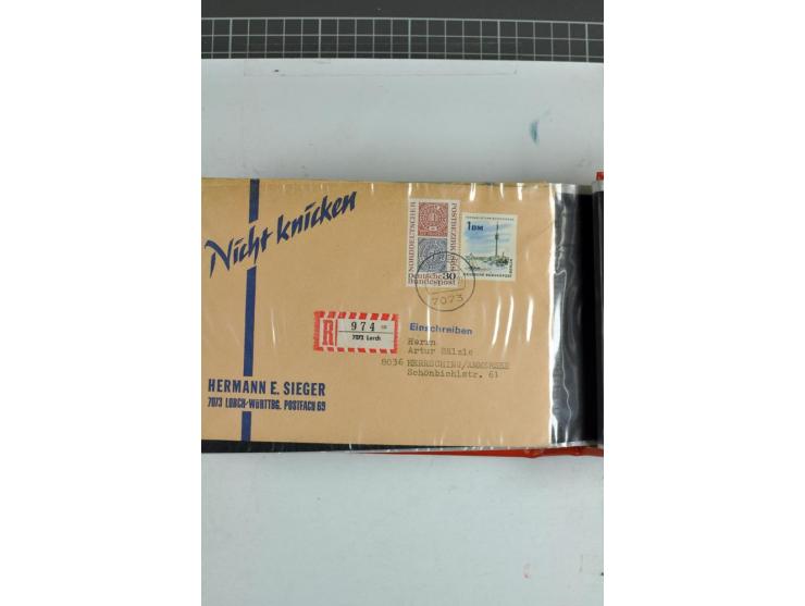 1945/70, vorwiegend postfrische Sammlung mit guten Sammlungen ab SBZ mit u.a. Mi.-Nr. 41 und Block 1x, 2t, 4, 5X/Y postfrisch