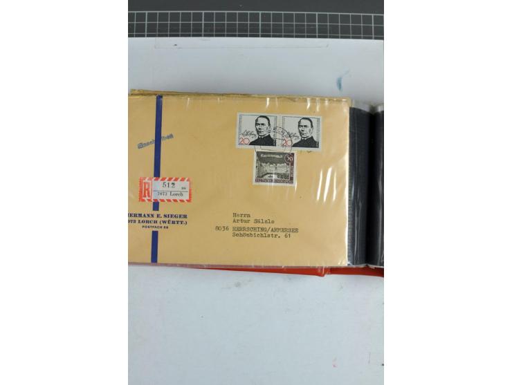 1945/70, vorwiegend postfrische Sammlung mit guten Sammlungen ab SBZ mit u.a. Mi.-Nr. 41 und Block 1x, 2t, 4, 5X/Y postfrisch