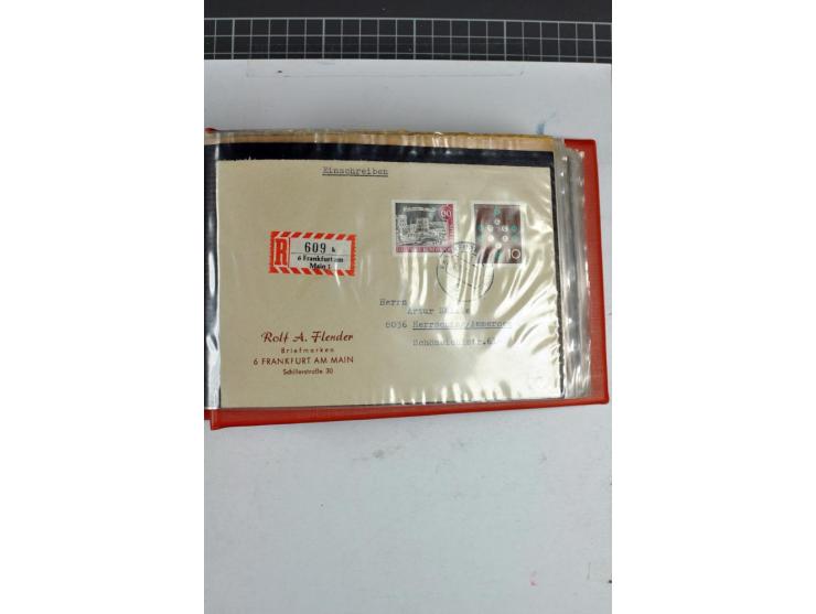 1945/70, vorwiegend postfrische Sammlung mit guten Sammlungen ab SBZ mit u.a. Mi.-Nr. 41 und Block 1x, 2t, 4, 5X/Y postfrisch