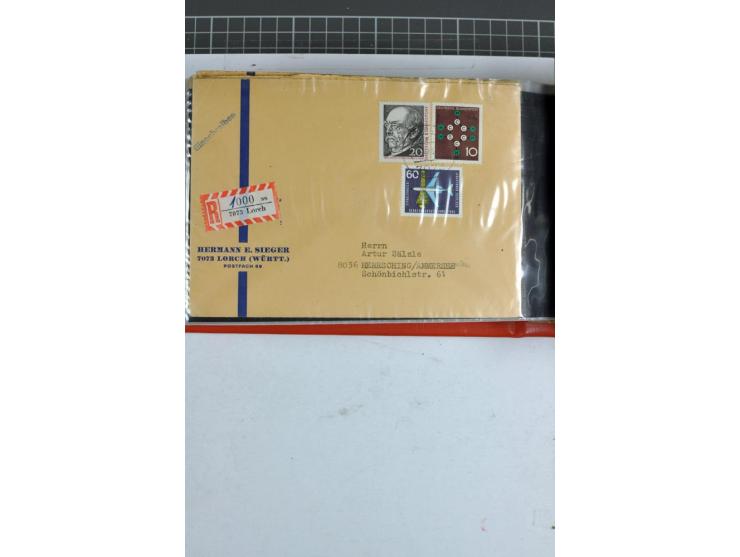 1945/70, vorwiegend postfrische Sammlung mit guten Sammlungen ab SBZ mit u.a. Mi.-Nr. 41 und Block 1x, 2t, 4, 5X/Y postfrisch