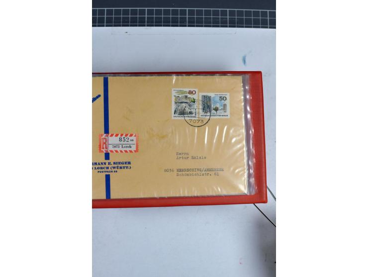 1945/70, vorwiegend postfrische Sammlung mit guten Sammlungen ab SBZ mit u.a. Mi.-Nr. 41 und Block 1x, 2t, 4, 5X/Y postfrisch