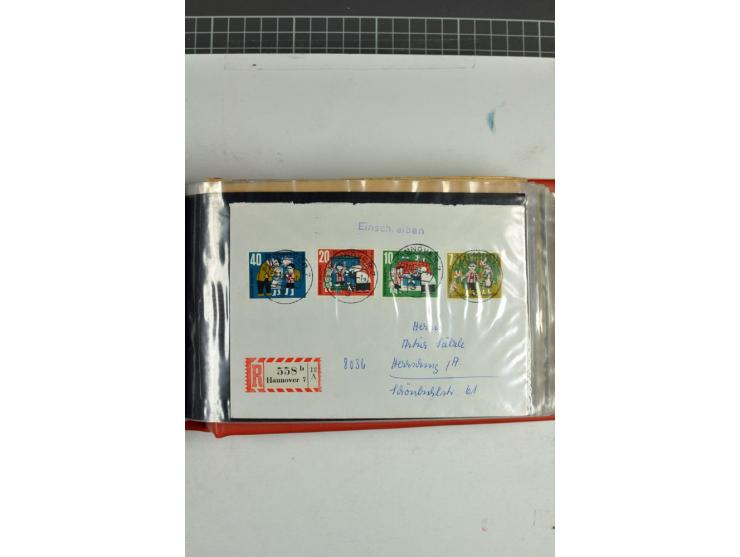 1945/70, vorwiegend postfrische Sammlung mit guten Sammlungen ab SBZ mit u.a. Mi.-Nr. 41 und Block 1x, 2t, 4, 5X/Y postfrisch