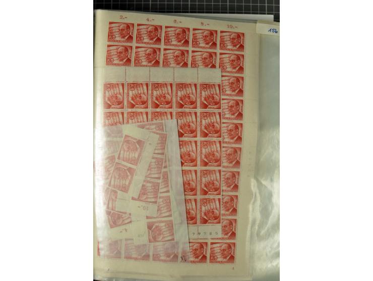 1950/1964, postrischer Lagerposten mit Bogen und Bogenteilen in unterschiedlichen Mengen, dabei u.a. Mi.-Nr. 71 (8), 75-79 (1