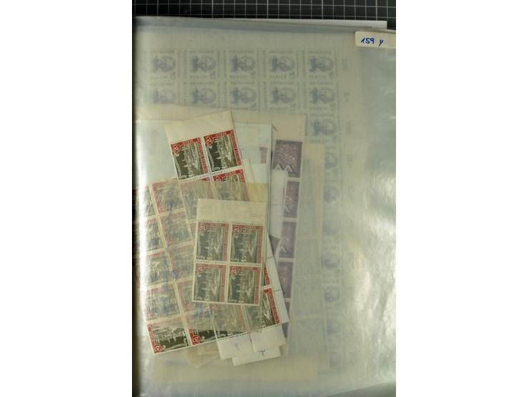 1950/1964, postrischer Lagerposten mit Bogen und Bogenteilen in unterschiedlichen Mengen, dabei u.a. Mi.-Nr. 71 (8), 75-79 (1