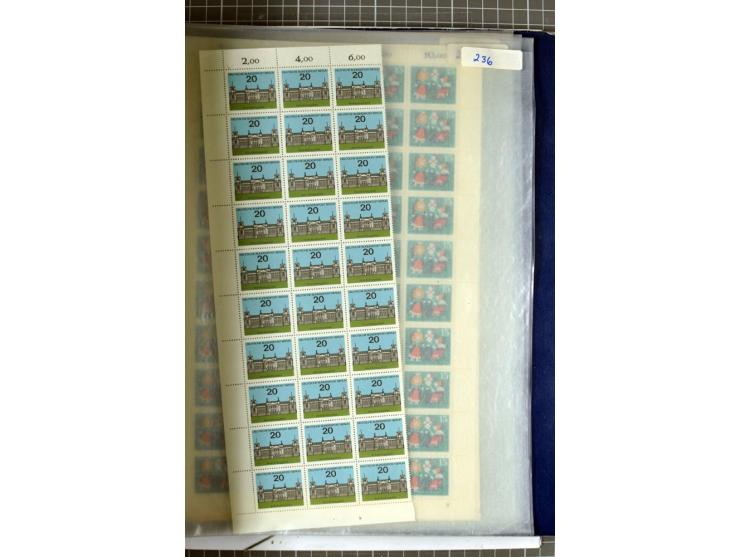 1950/1964, postrischer Lagerposten mit Bogen und Bogenteilen in unterschiedlichen Mengen, dabei u.a. Mi.-Nr. 71 (8), 75-79 (1