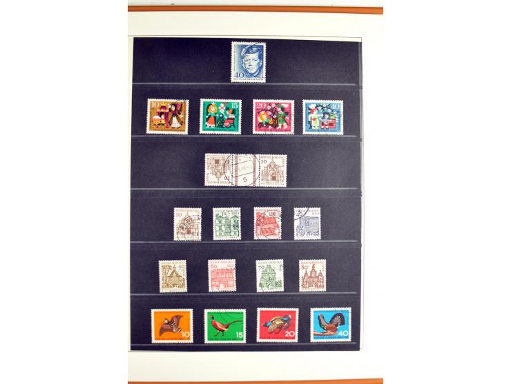 1948/1990, in den Hauptnummern postfrisch und gestempelt jeweils kpl. Sammlung, dabei Berlin Bl. 1 gestempelt mit Fotoattest 