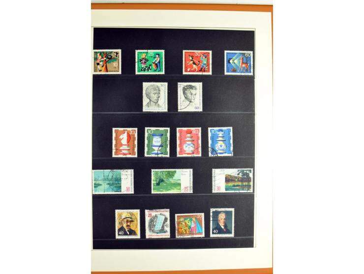 1948/1990, in den Hauptnummern postfrisch und gestempelt jeweils kpl. Sammlung, dabei Berlin Bl. 1 gestempelt mit Fotoattest 