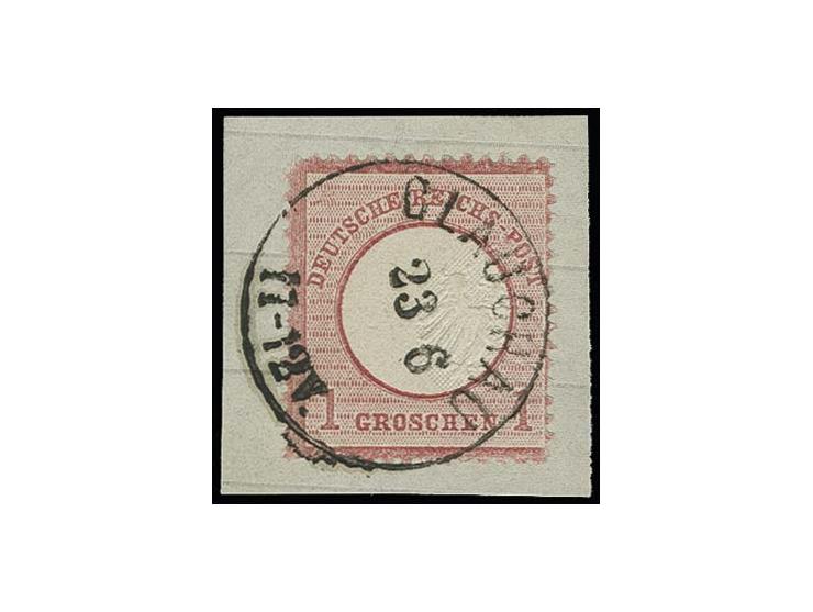1 Gr. rötlichkarmin mit ca. 5,5 mm nach rechts versetzter Prägung, mit EKr. "GLAUCHAU 23 6 .." auf Briefstück , leicht eckrun