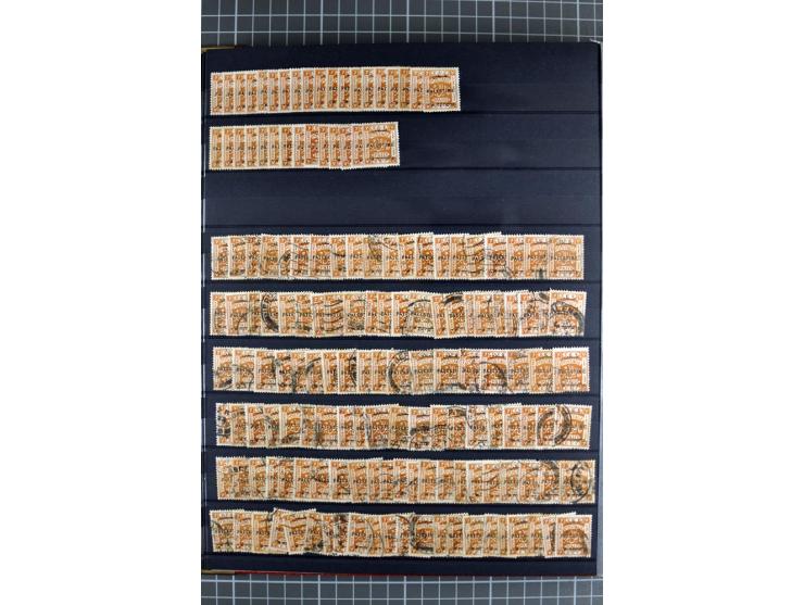 Accumulation of many hundreds of unused and (mostly) used stamps, the largest part sorted according to plate A and B, 2 stock