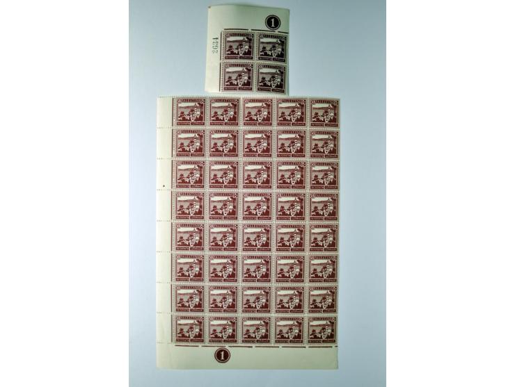 Remaining collection with a large amount of plate no. blocks and single stamps, gutter pairs and blocks, presentation booklet