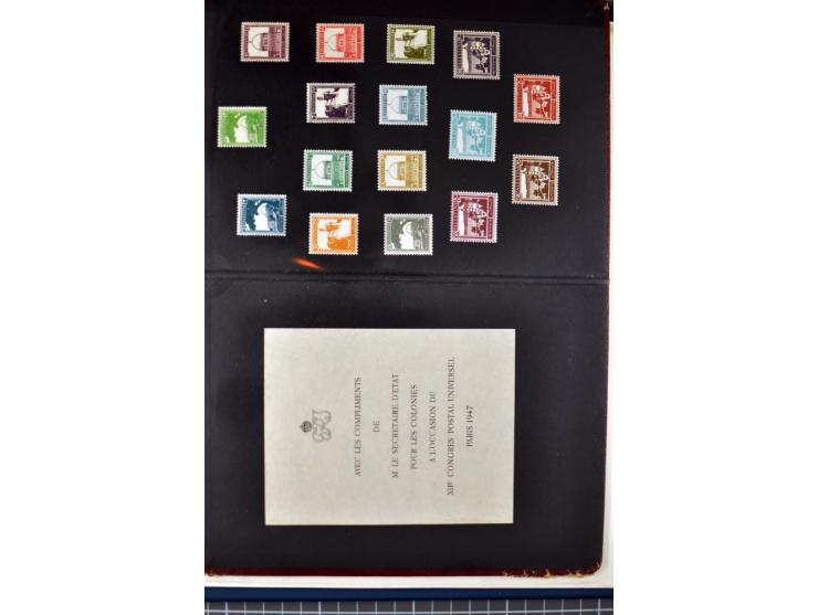 Remaining collection with a large amount of plate no. blocks and single stamps, gutter pairs and blocks, presentation booklet