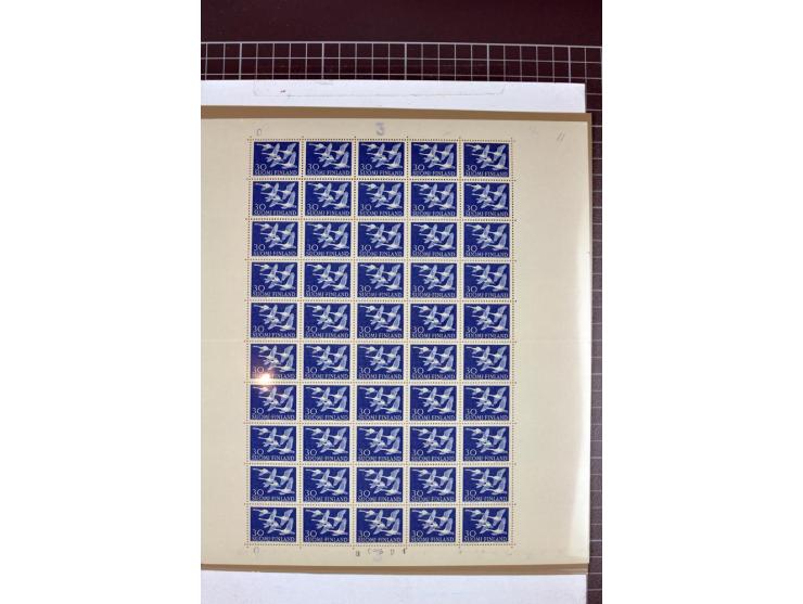 1956/2005, lot with good values like Luxemburg 1956 in blocks of four, varieties, plate flaws, sheets and souvenir sheets, so