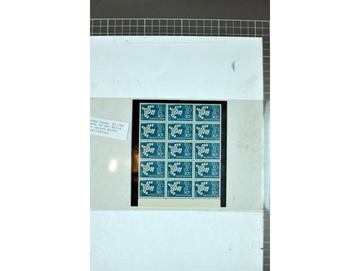 1956/2005, lot with good values like Luxemburg 1956 in blocks of four, varieties, plate flaws, sheets and souvenir sheets, so