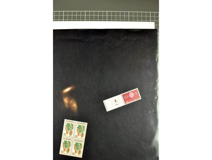 1956/2005, lot with good values like Luxemburg 1956 in blocks of four, varieties, plate flaws, sheets and souvenir sheets, so