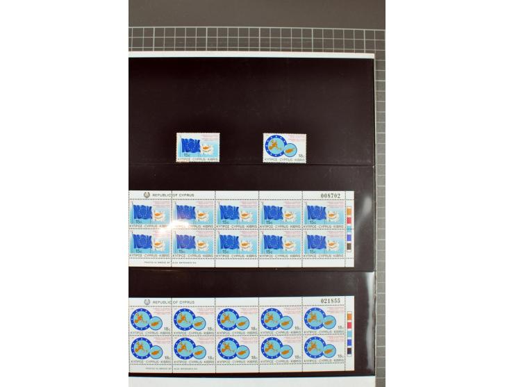 1956/2005, lot with good values like Luxemburg 1956 in blocks of four, varieties, plate flaws, sheets and souvenir sheets, so