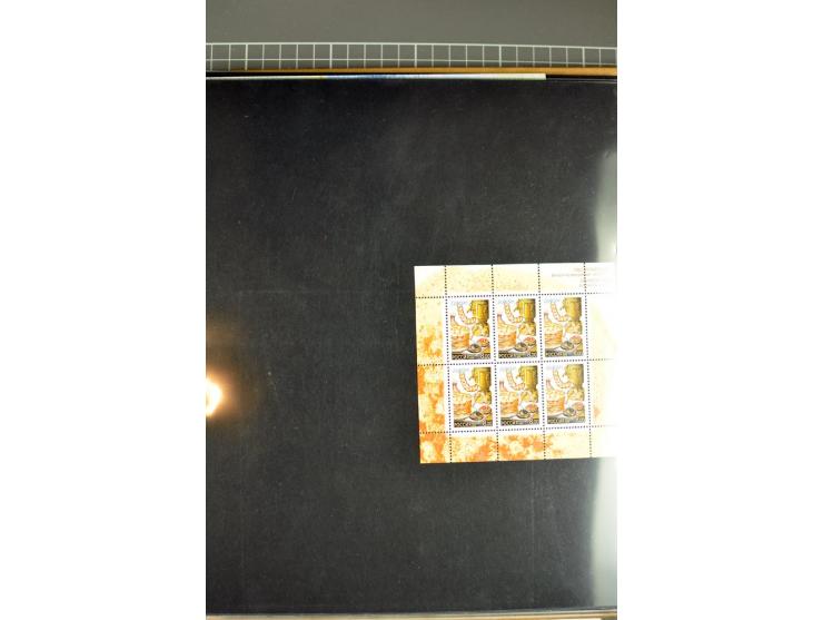 1956/2005, lot with good values like Luxemburg 1956 in blocks of four, varieties, plate flaws, sheets and souvenir sheets, so