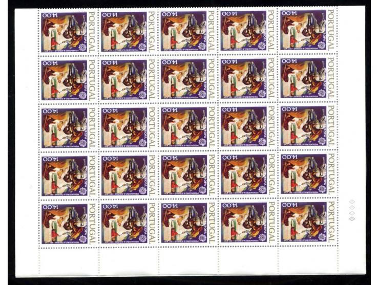 1961/79, collection of unmounted mint varieties incl. colour proofs, imperforated stamps and double phosphor bands; very inte