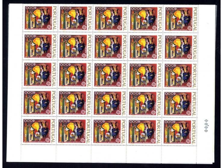 1961/79, collection of unmounted mint varieties incl. colour proofs, imperforated stamps and double phosphor bands; very inte