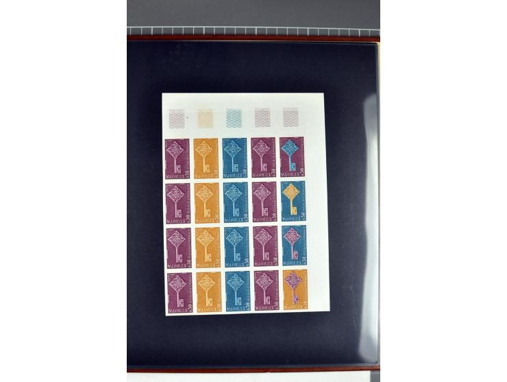 1956/81, Essais de  couleurs non dentelés , timbres avec bord de feuille, numéros de la marge de la  feuille etc., neufs sans