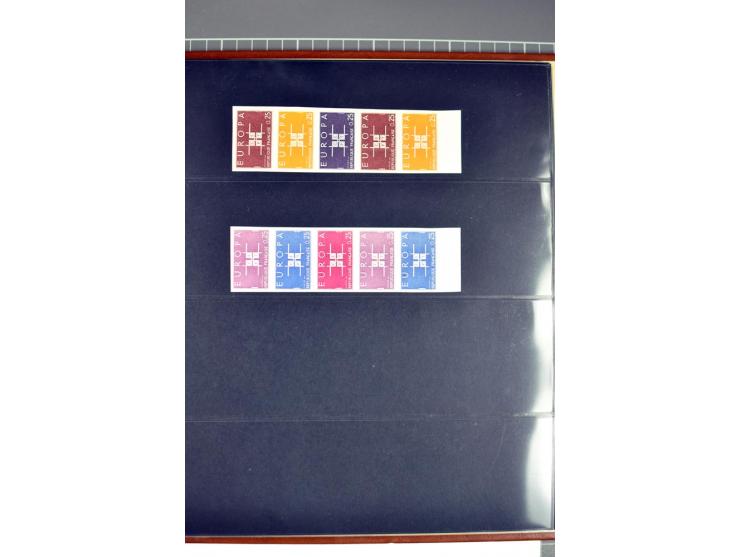 1956/81, Essais de  couleurs non dentelés , timbres avec bord de feuille, numéros de la marge de la  feuille etc., neufs sans