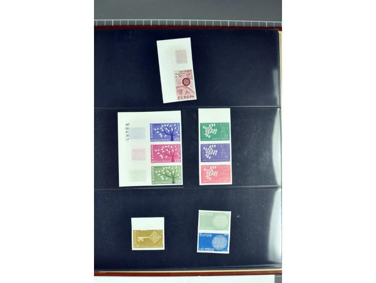 1956/81, Essais de  couleurs non dentelés , timbres avec bord de feuille, numéros de la marge de la  feuille etc., neufs sans