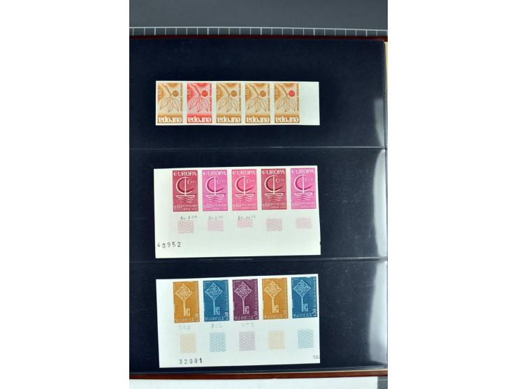1956/81, Essais de  couleurs non dentelés , timbres avec bord de feuille, numéros de la marge de la  feuille etc., neufs sans