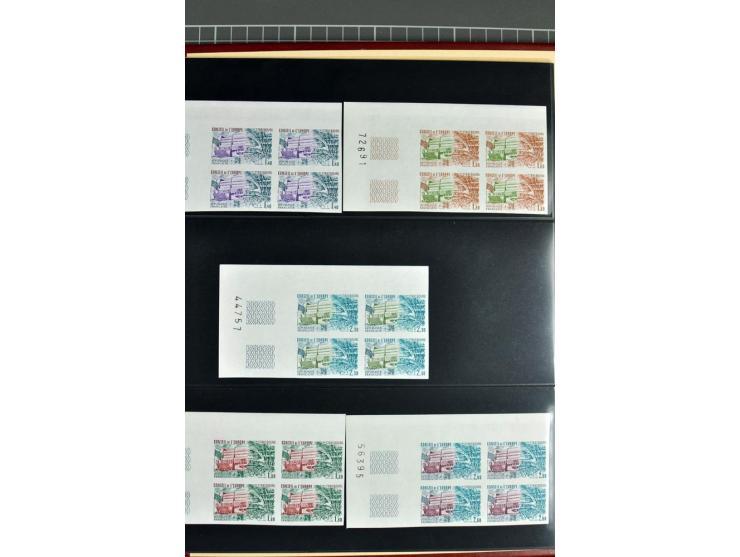 1963/96, collection de timbres non dentelés en bloc de quatre, la plupart avec coins de feuille, parfois avec coins datés, ne