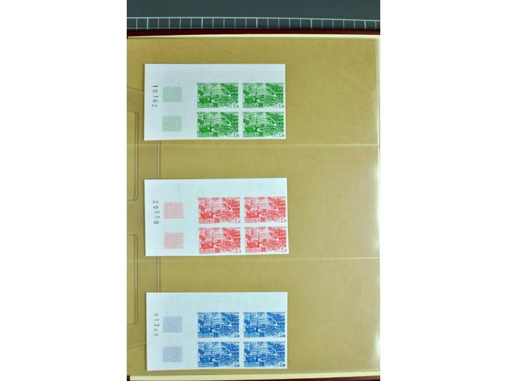 1963/96, collection de timbres non dentelés en bloc de quatre, la plupart avec coins de feuille, parfois avec coins datés, ne