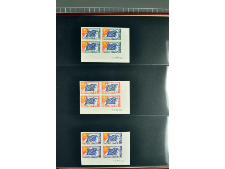 1963/96, collection de timbres non dentelés en bloc de quatre, la plupart avec coins de feuille, parfois avec coins datés, ne
