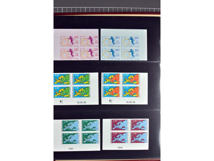 1963/96, collection de timbres non dentelés en bloc de quatre, la plupart avec coins de feuille, parfois avec coins datés, ne