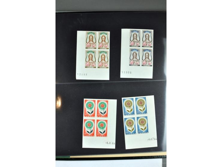 1963/95, collection de timbres non dentelés en bloc de quatre, 1963, 1964, 1976, 1978-95 cpl., presque toujours avec coins de