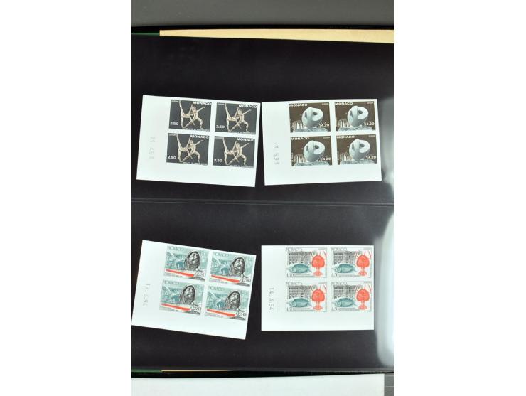1963/95, collection de timbres non dentelés en bloc de quatre, 1963, 1964, 1976, 1978-95 cpl., presque toujours avec coins de
