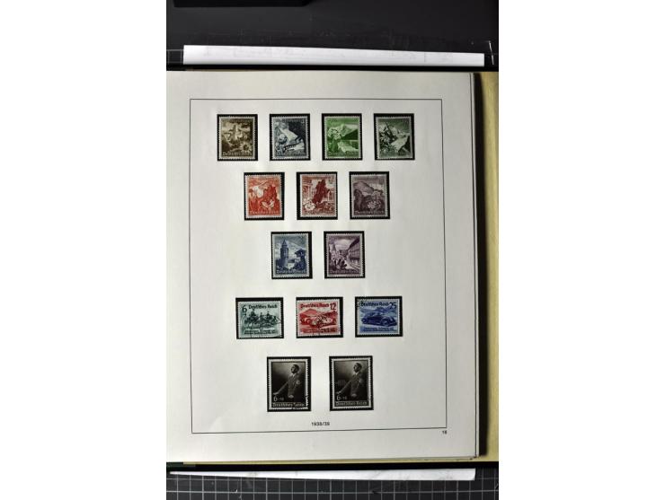 1941, Flugpost 0.50 Din. dunkelbraun im 8er-Block aus der rechten unteren Bogenecke ohne Netzüberdruck, durch einen von links