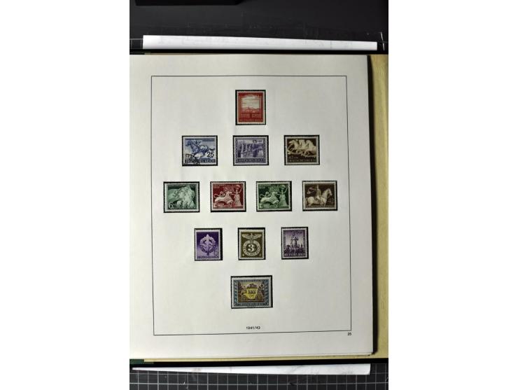 1941, Flugpost 0.50 Din. dunkelbraun im 8er-Block aus der rechten unteren Bogenecke ohne Netzüberdruck, durch einen von links