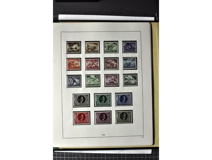1941, Flugpost 0.50 Din. dunkelbraun im 8er-Block aus der rechten unteren Bogenecke ohne Netzüberdruck, durch einen von links