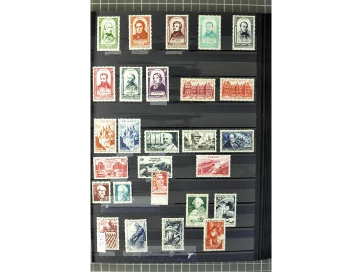 1849/2007, postfrische, ungebrauchte und gestempelte Sammlung mit einer Vielzahl von guten Werten und Sätzen, oft in beiden E