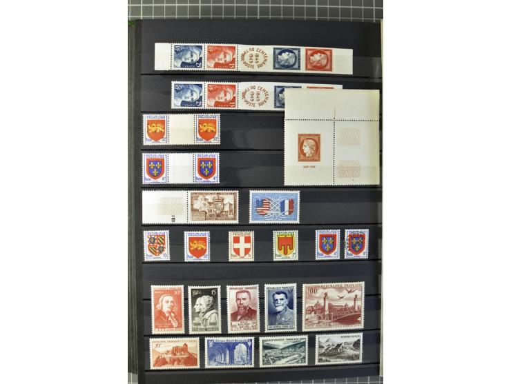 1849/2007, postfrische, ungebrauchte und gestempelte Sammlung mit einer Vielzahl von guten Werten und Sätzen, oft in beiden E