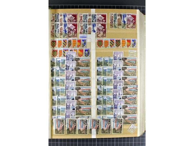 1849)1975 (ca.), postfrischer, ungebrauchter und gestempelter Lagerbestand in 9 Steckbüchern und 5 Bogenmappen, dabei bessere