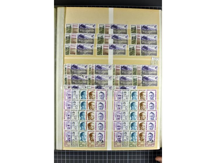 1849)1975 (ca.), postfrischer, ungebrauchter und gestempelter Lagerbestand in 9 Steckbüchern und 5 Bogenmappen, dabei bessere