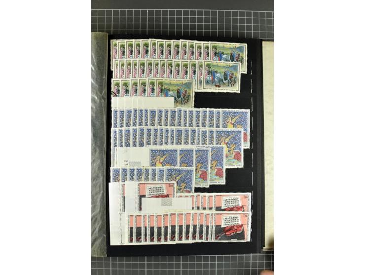 1849)1975 (ca.), postfrischer, ungebrauchter und gestempelter Lagerbestand in 9 Steckbüchern und 5 Bogenmappen, dabei bessere