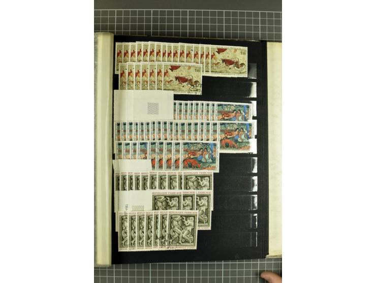 1849)1975 (ca.), postfrischer, ungebrauchter und gestempelter Lagerbestand in 9 Steckbüchern und 5 Bogenmappen, dabei bessere