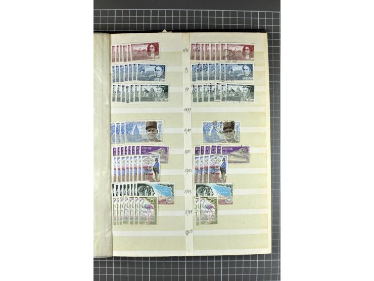 1849)1975 (ca.), postfrischer, ungebrauchter und gestempelter Lagerbestand in 9 Steckbüchern und 5 Bogenmappen, dabei bessere