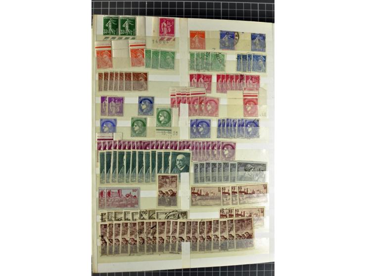 1849)1975 (ca.), postfrischer, ungebrauchter und gestempelter Lagerbestand in 9 Steckbüchern und 5 Bogenmappen, dabei bessere