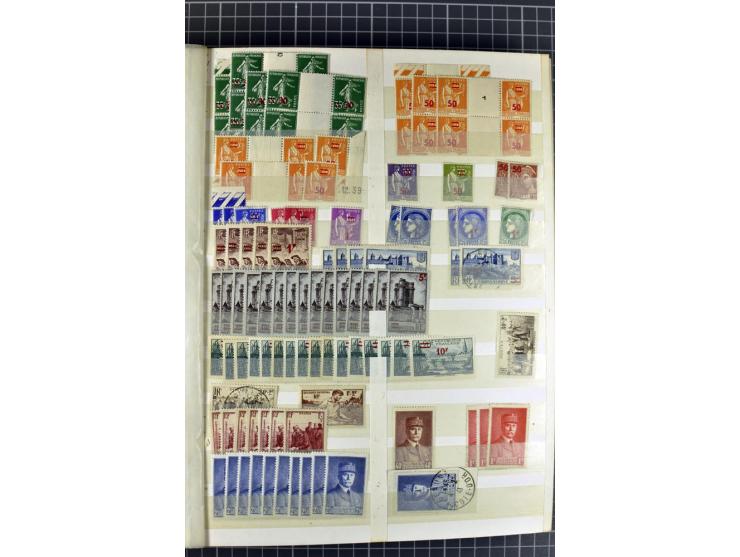 1849)1975 (ca.), postfrischer, ungebrauchter und gestempelter Lagerbestand in 9 Steckbüchern und 5 Bogenmappen, dabei bessere