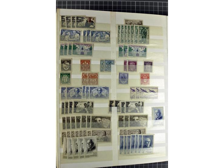 1849)1975 (ca.), postfrischer, ungebrauchter und gestempelter Lagerbestand in 9 Steckbüchern und 5 Bogenmappen, dabei bessere