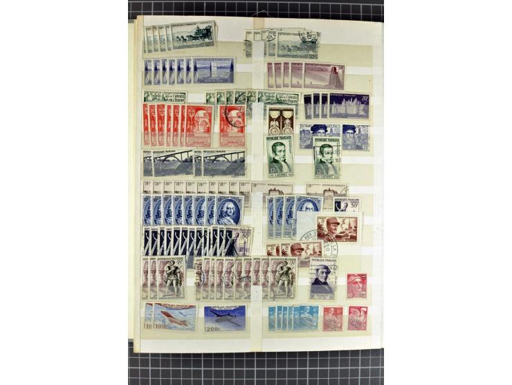1849)1975 (ca.), postfrischer, ungebrauchter und gestempelter Lagerbestand in 9 Steckbüchern und 5 Bogenmappen, dabei bessere