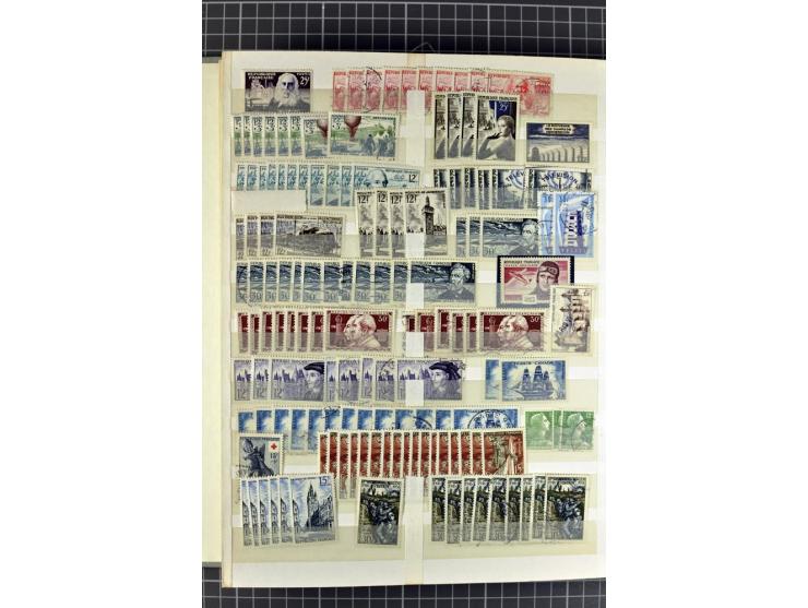 1849)1975 (ca.), postfrischer, ungebrauchter und gestempelter Lagerbestand in 9 Steckbüchern und 5 Bogenmappen, dabei bessere