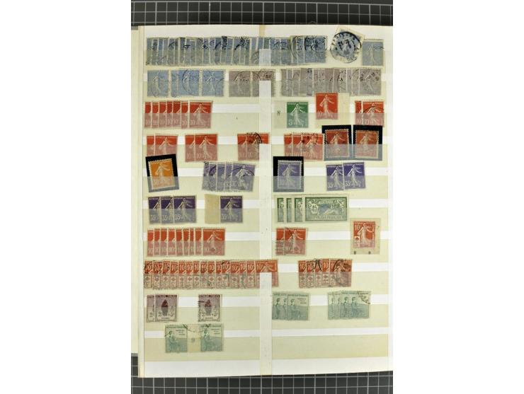 1849)1975 (ca.), postfrischer, ungebrauchter und gestempelter Lagerbestand in 9 Steckbüchern und 5 Bogenmappen, dabei bessere