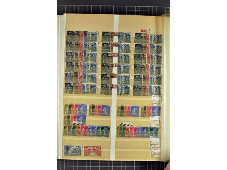 1849)1975 (ca.), postfrischer, ungebrauchter und gestempelter Lagerbestand in 9 Steckbüchern und 5 Bogenmappen, dabei bessere